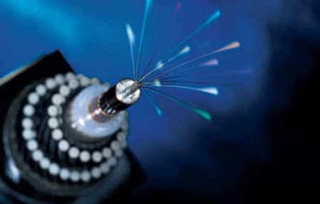 Đứt cáp quang AAG: Khắc phục lâu hơn do bão Kalmaegi